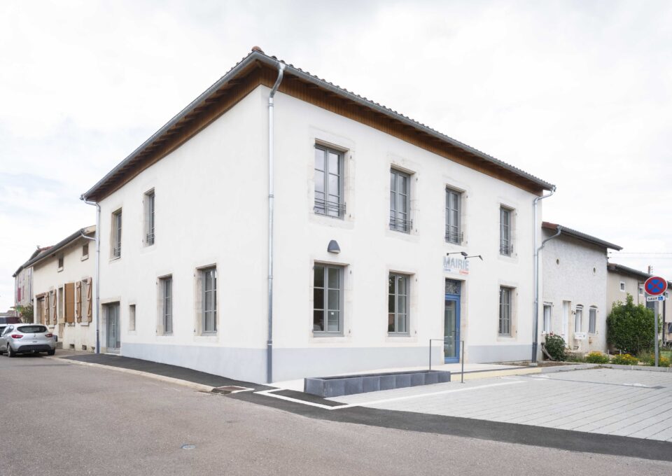 RET351 – Restructuration d’une mairie en mairie et deux logements